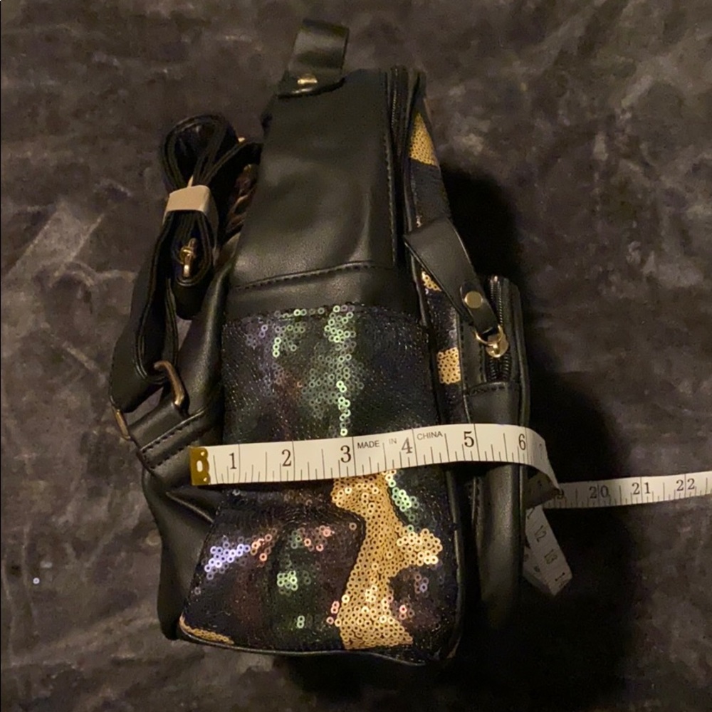 Sequin backpack - Picture 2 of 5
